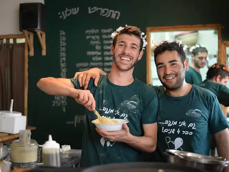 עובדים מחייכים, חומוס הבוטקה, חומוס ברמת ישי